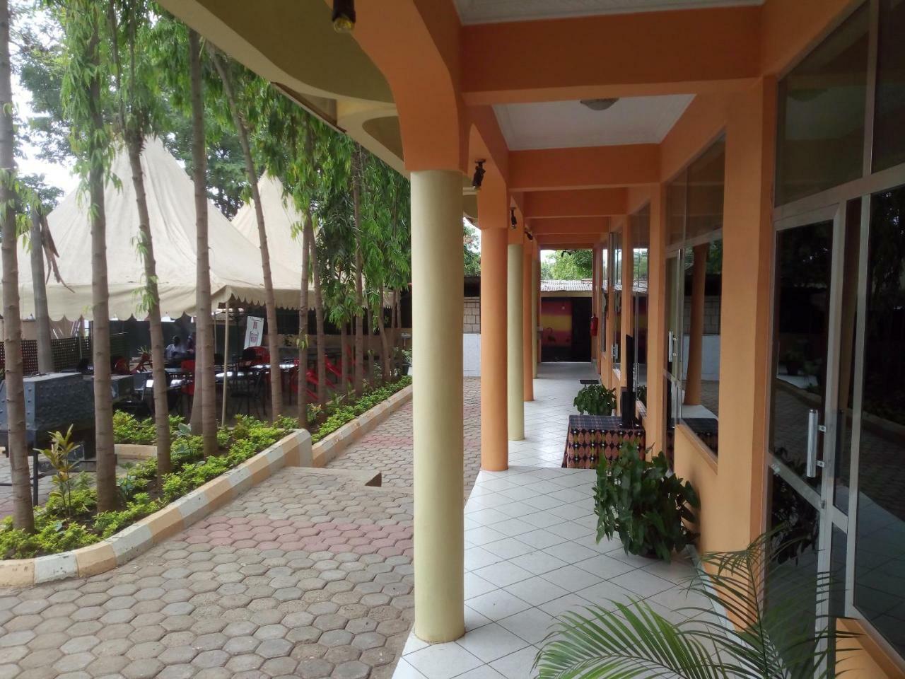 Snow View Hotel Boma la Ngombe Eksteriør bilde